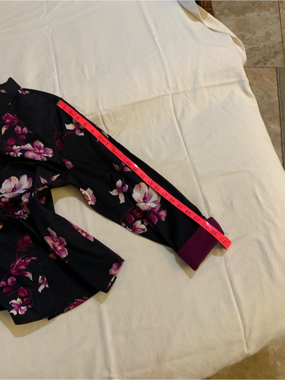 Chico’s Black Floral Button-Up Blouse with Magenta Accents size 2 (12/L). NWOT - Picture 9 of 11